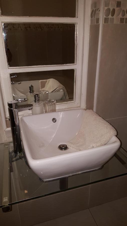 Guest House Frame Ace Bellville Εξωτερικό φωτογραφία